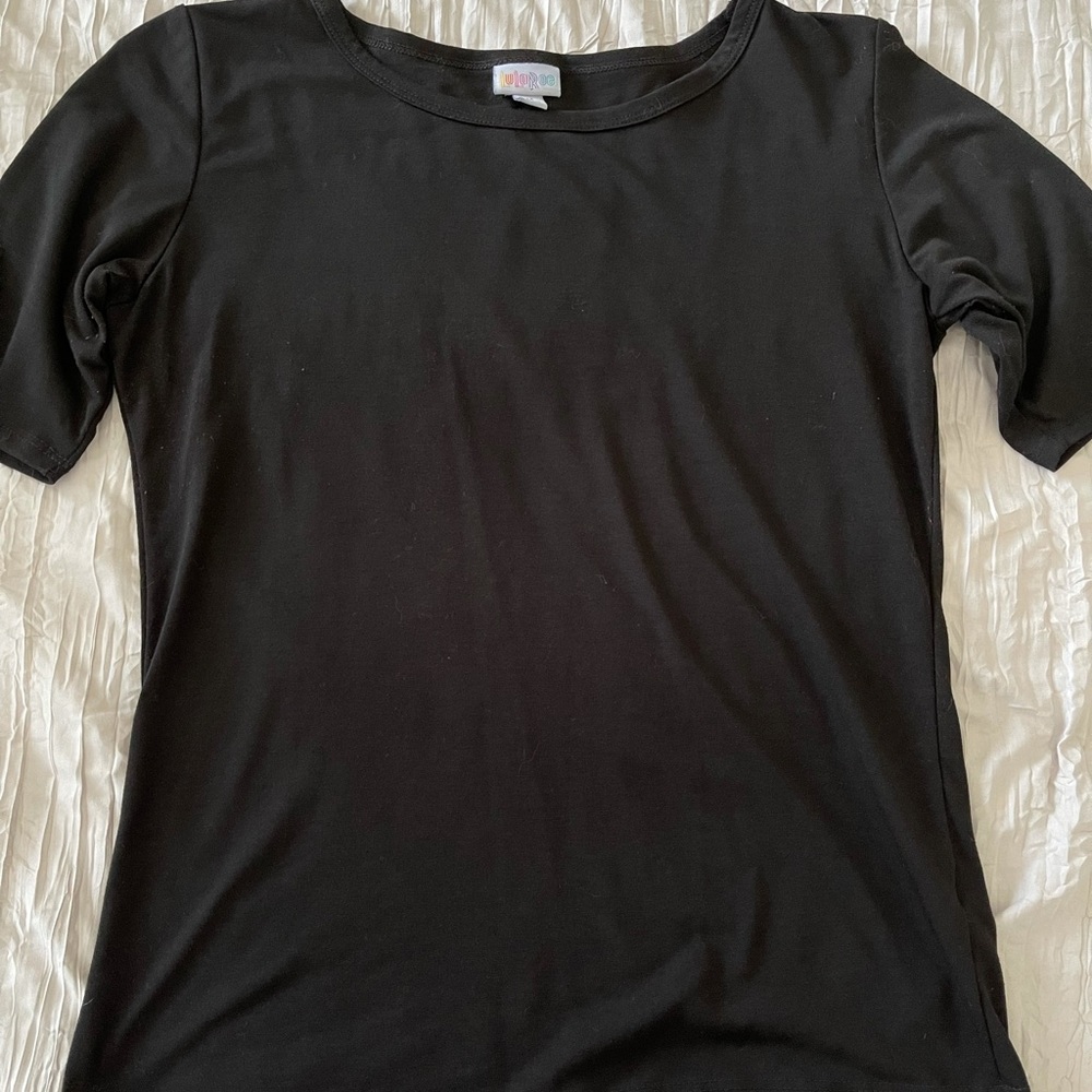 Lularoe Black Gigi top medium